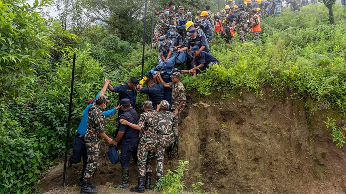 নেপালে হেলিকপ্টার বিধ্বস্ত, নিহত ৫